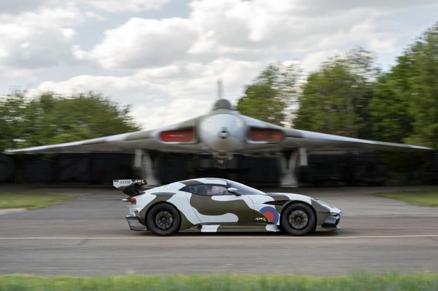  Aston Martin Vulcan AMR Pro Gumball 3000 2019 года  (фото 5 из 6)